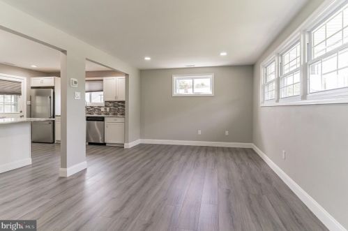 1493 Delsea Dr, West Deptford NJ 08093-1159 exterior