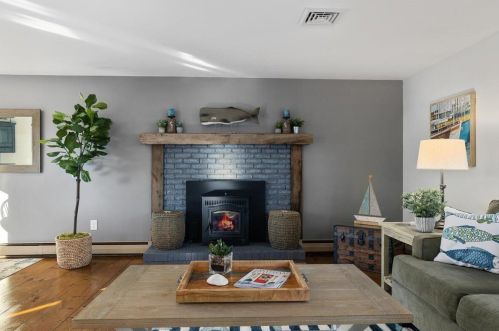 16 Joshuas Way, Chatham MA 02633-1565 exterior