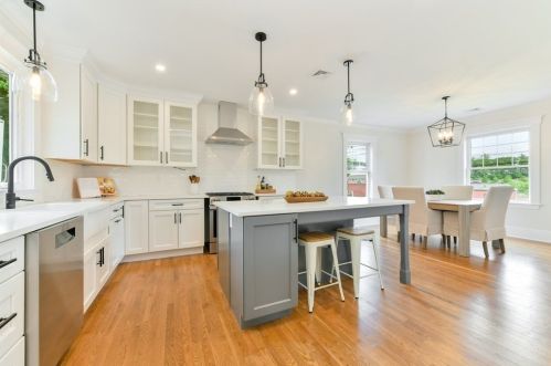 207 Whiting Ave, Dedham MA  02026-3120 exterior