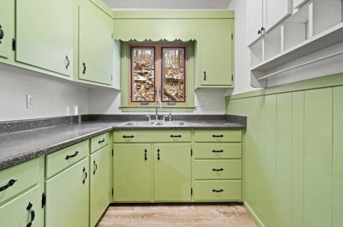 44 Beaconsfield Rd, Worcester MA 01602-1303 exterior