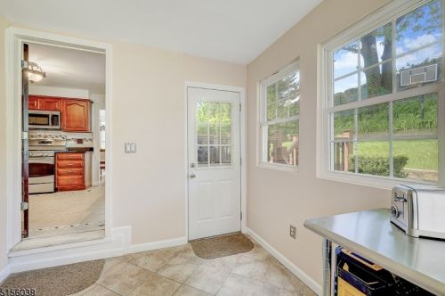 205 Fairway Ave, Belleville NJ 07109-1401 exterior