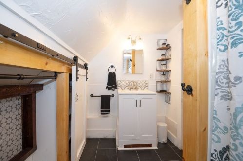 19 Circuit Ave, Worcester MA 01603-2150 exterior