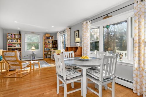 130 Main St, Dennis MA 02638-2019 exterior