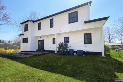 73 Merritt Ave, Cresskill NJ  07626-2419 exterior