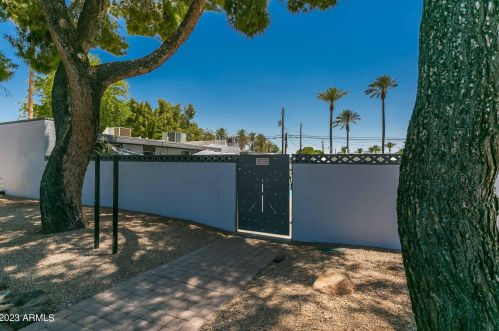 4206 38th St, Phoenix AZ 85018-4836 exterior