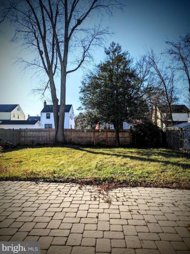 447 Hemlock Ter, West Deptford NJ  08096-2813 exterior