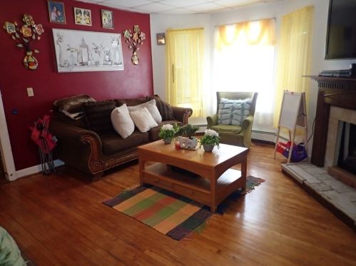 47 Acton St, Worcester MA 01604-4828 exterior