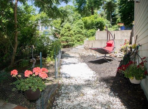 9 Baker Rd, Plymouth, MA 02360-3526