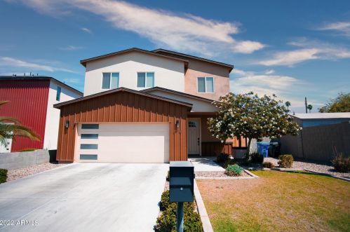 3920 Earll Dr, Phoenix, AZ 85018-7103