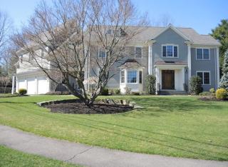 69 Clarke Cir, Needham MA  02492-1306 exterior