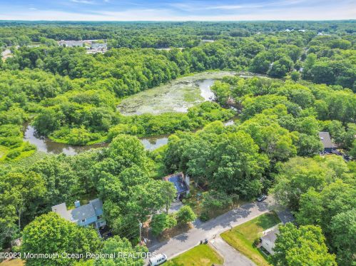 52 Lakeview Dr, Jackson Twp NJ 08527-2704 exterior