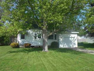 71 Stark Dr, Saginaw MI  48609-9405 exterior