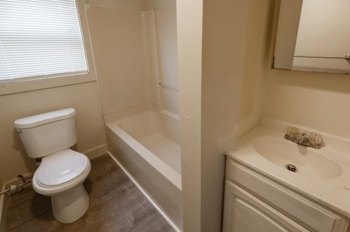 764 Plymouth Ave, Fall River MA 02721-1946 exterior