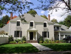 93 Dartmouth St, Newton, MA 02465-2801