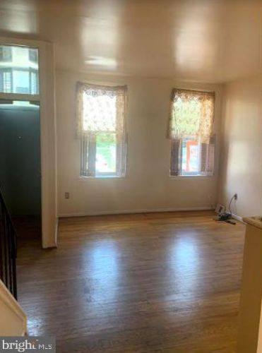 915 6th St, Philadelphia PA  19123-1405 exterior