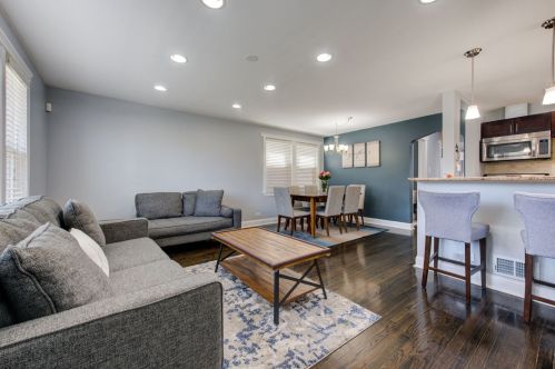 3618 Oak Park Ave, Forest View, IL 60402-3865