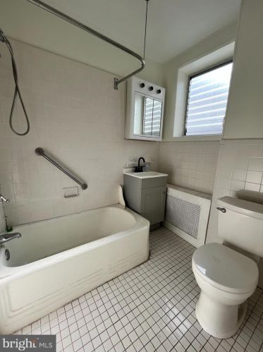 419 Markle St, Philadelphia PA  19128-3606 exterior