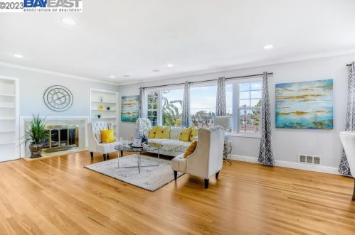 1225 Sandelin Ave, San Leandro CA  94577-3956 exterior