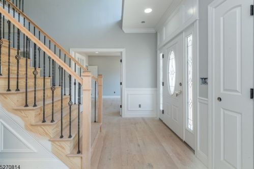 86 Longview Ave, Lake Hiawatha, NJ 07034-1108