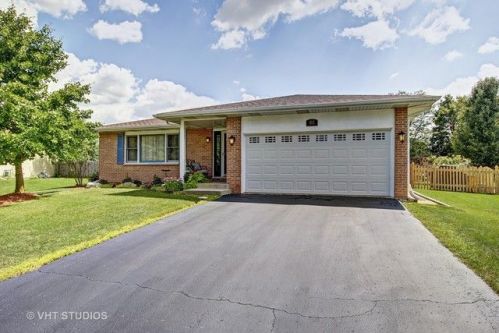 165 Beaver Crk Dr, Lemont IL  60490-5556 exterior