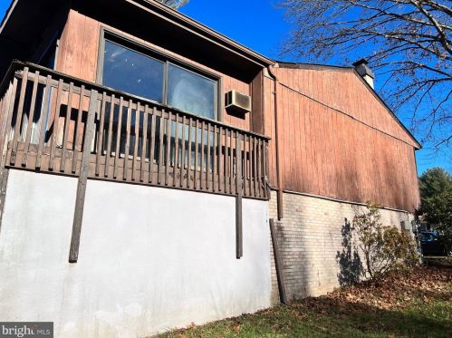 5429 Wolf River Ln, Columbia MD 21045-2258 exterior