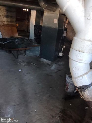 675 Broad St, West Deptford NJ 08096-1605 exterior