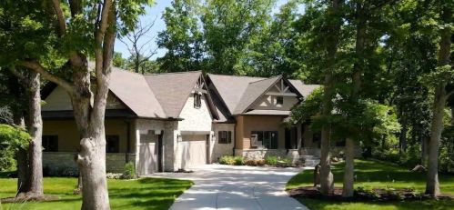 776 Ronny Ct, Crown Point, IN 46307