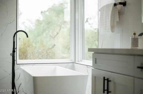 5801 30th St, Phoenix AZ  85016-2401 exterior