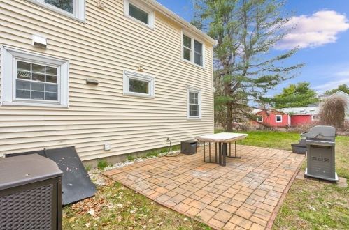 127 Elm St, North Reading MA 01864-2914 exterior