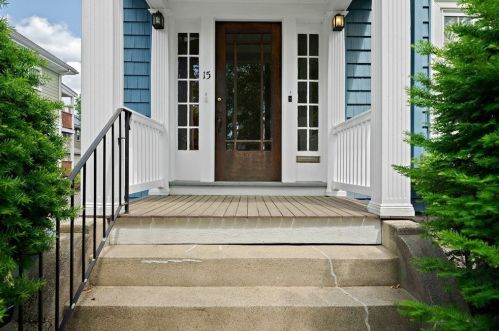 15 Pondview Rd, Arlington, MA 02474-8235