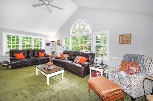 40 Erika Ln, Weymouth, MA 02190-3434