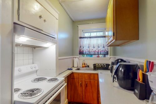 22 Collins St, Peabody MA 01960-1971 exterior