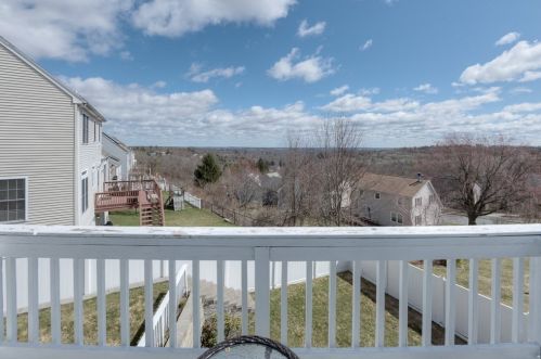 22 Fox Mdw Dr, Worcester MA 01602-2232 exterior