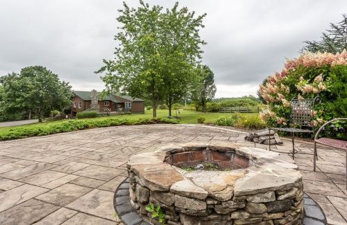 550 Hart St, Dighton MA  02715-1407 exterior