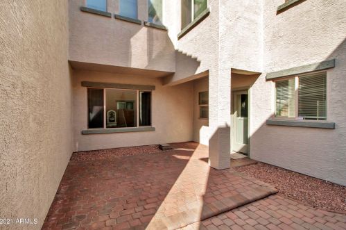 9118 Cypress St, Phoenix AZ 85003-1106 exterior