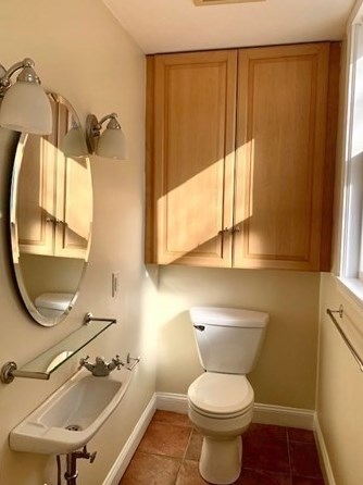 123 Cypress St, Newton MA 02459-2280 exterior