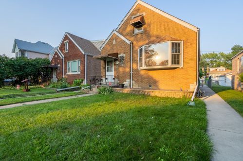 3245 Ridgeland Ave, Forest View, IL 60402-3532