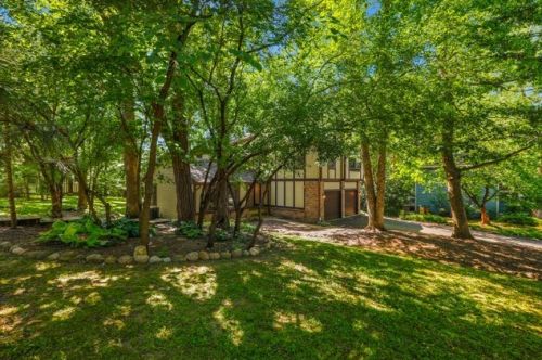 725 Ashbury Ave, Lemont, IL 60440-1168