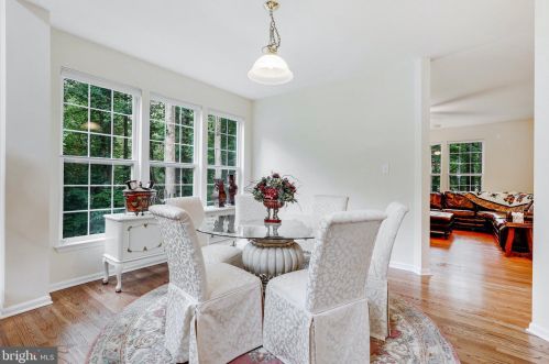 5424 Wooded Way, Columbia MD 21044-5722 exterior