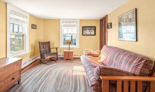 32 Main St, Rockport MA 01966-1512 exterior