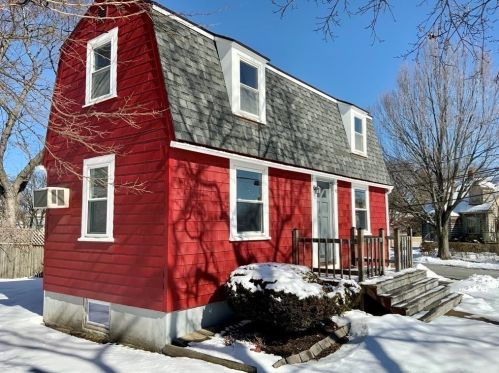 48 Silk St, Arlington MA 02474-3837 exterior