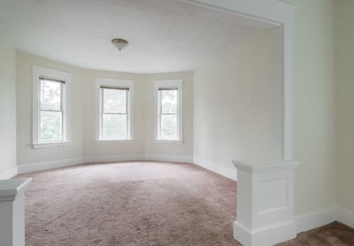 25 Marland Rd, Worcester MA 01606-3048 exterior