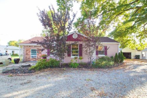 8916 Ferndale Rd, Louisville, KY 40291-2632