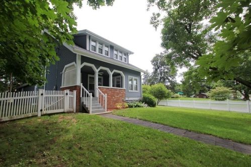 631 Newton St, South Hadley, MA 01075-2001