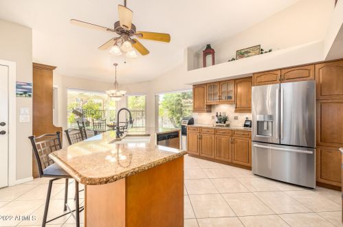 17002 32 Way, Phoenix AZ 85018-3973 exterior