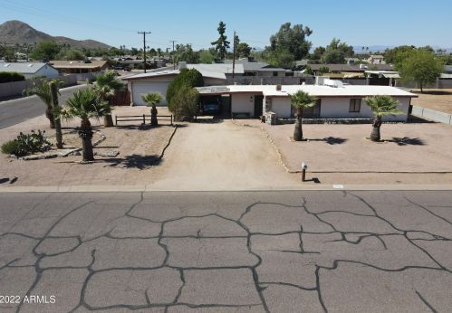 3002 Charter Oak Rd, Phoenix AZ 85032-7449 exterior