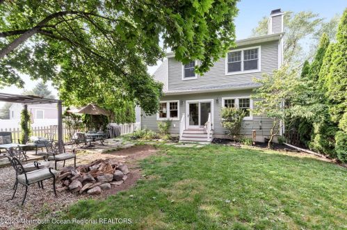 210 White Rd, Little Silver NJ 07739-1137 exterior