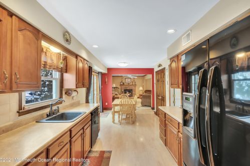 8 Red Cedar Ct, Jackson Twp NJ 08527-1351 exterior