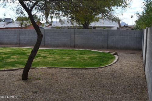 4061 Aster Dr, Phoenix AZ 85032-7318 exterior