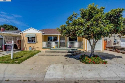 15057 Swenson St, San Leandro, CA 94579-1745